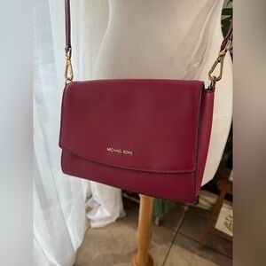 Michael Kors Burgundy Crossbody Bag Ellis‎ medium size
